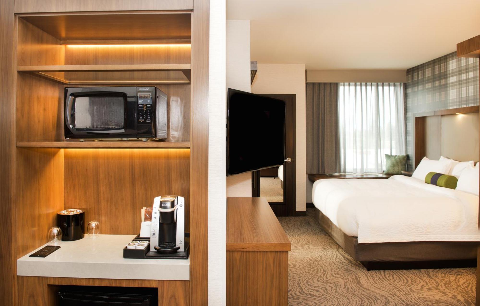 Hotel Springhill By Marriott 3*