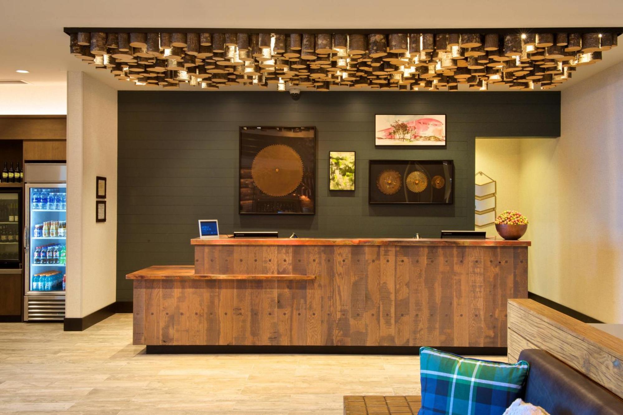 Hotel Springhill By Marriott 3*